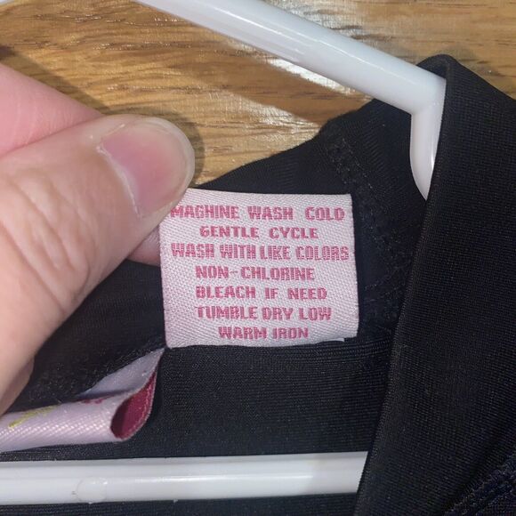 Kanu Surf Swim Women's Medium Shirt Black Rash Guard Protection Loose Fit - Picture 5 of 8